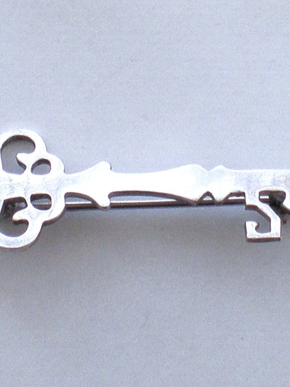 Vintage Designer Signed Skeleton Key Vintage Sterling Silver 925 Pin Brooch